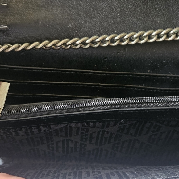 Kurt Geiger Black Quilted Chain Bag With Flaws - Picture 8 of 8